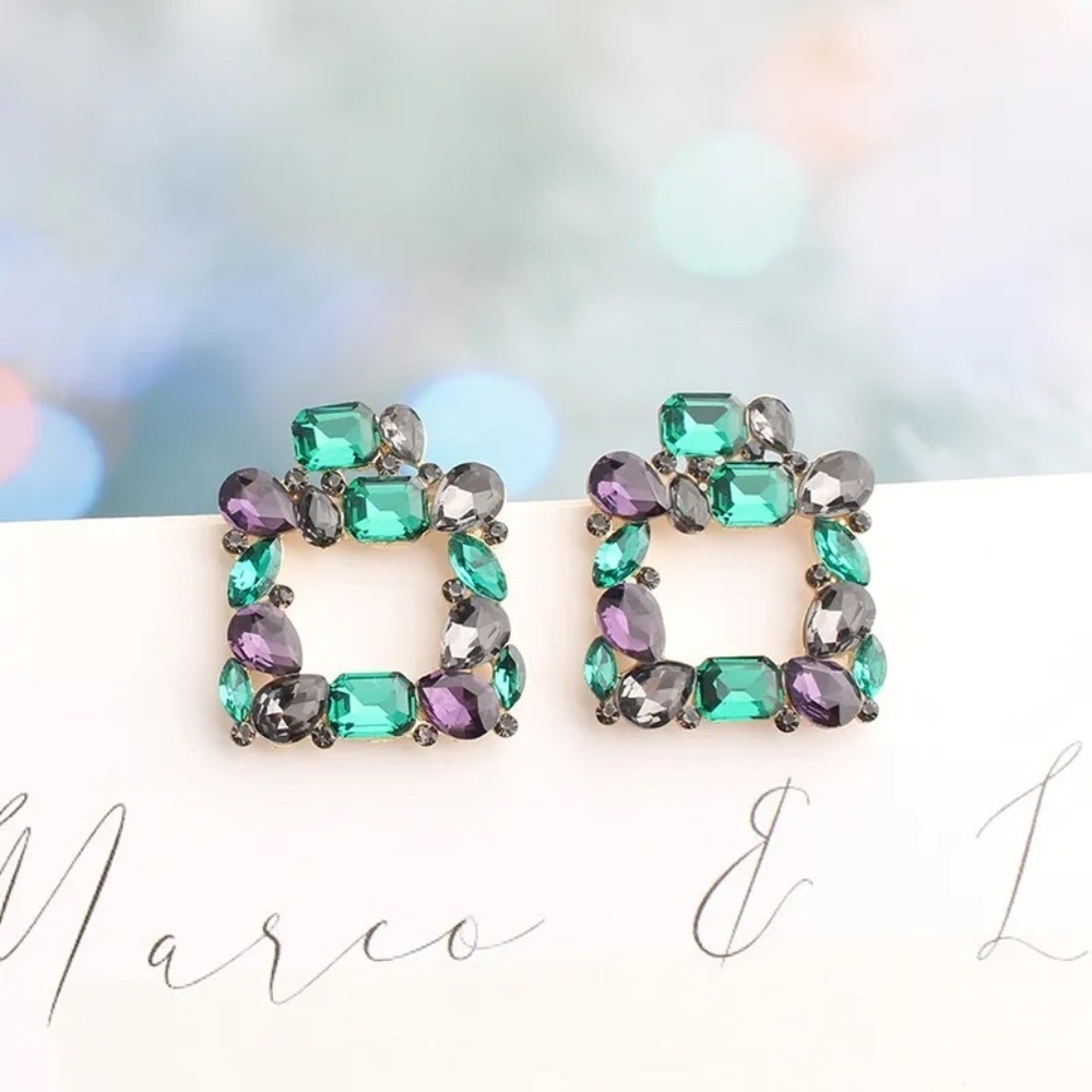 *NARA* Green x Square Rhinestone Cluster Fashion Earrings